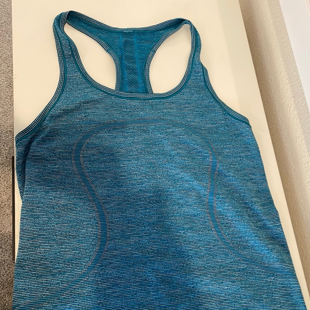 Lululemon tank